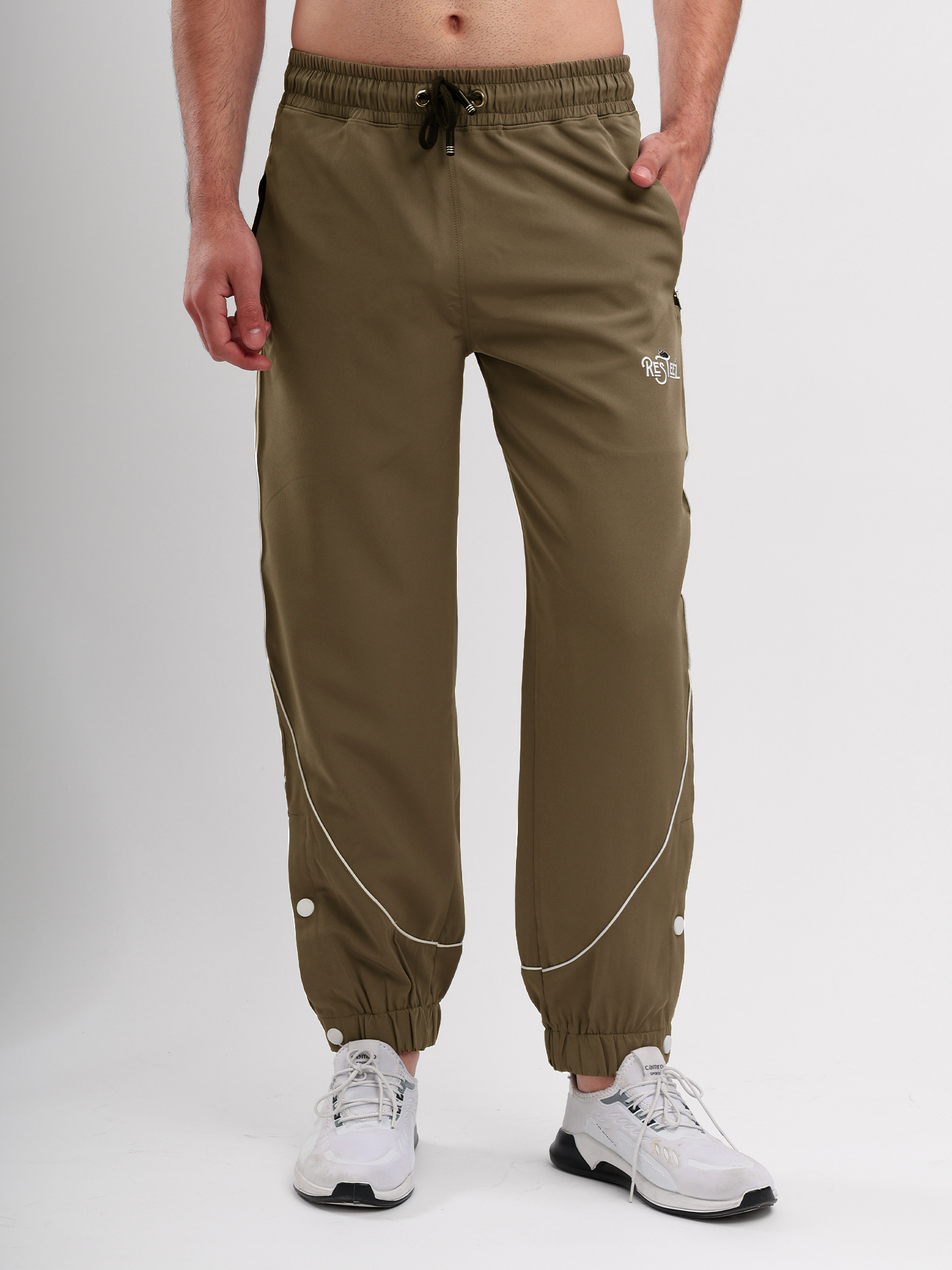 Men Active Jogger Track Pant with Reflective Piping Elastic Cuff and Zip Pockets