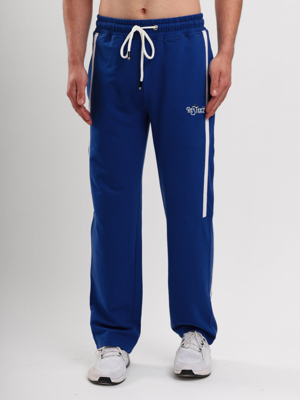 Men Regular Fit Sports Track Pant with Contrast Side Stripe and Drawstring Waist