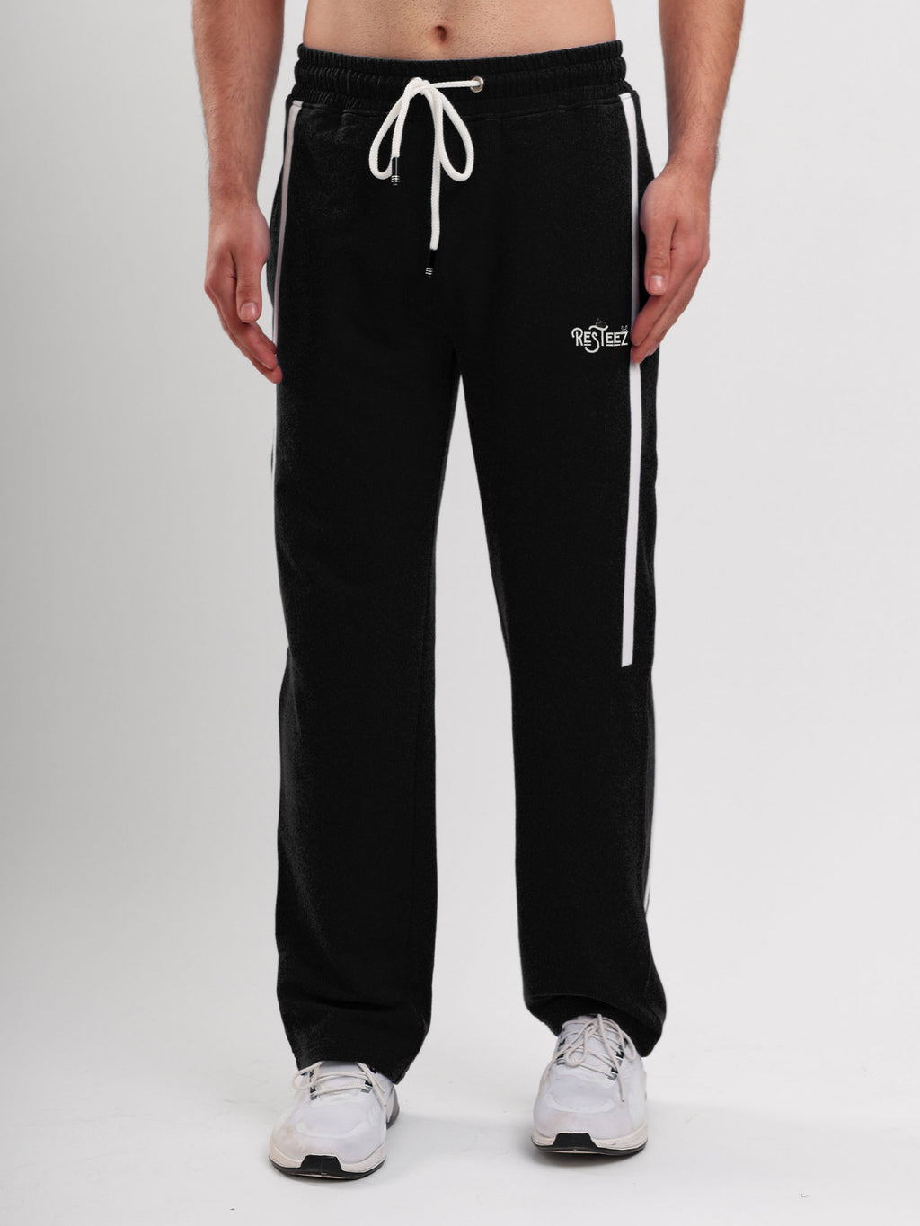 Men Regular Fit Sports Track Pant with Contrast Side Stripe and Drawstring Waist