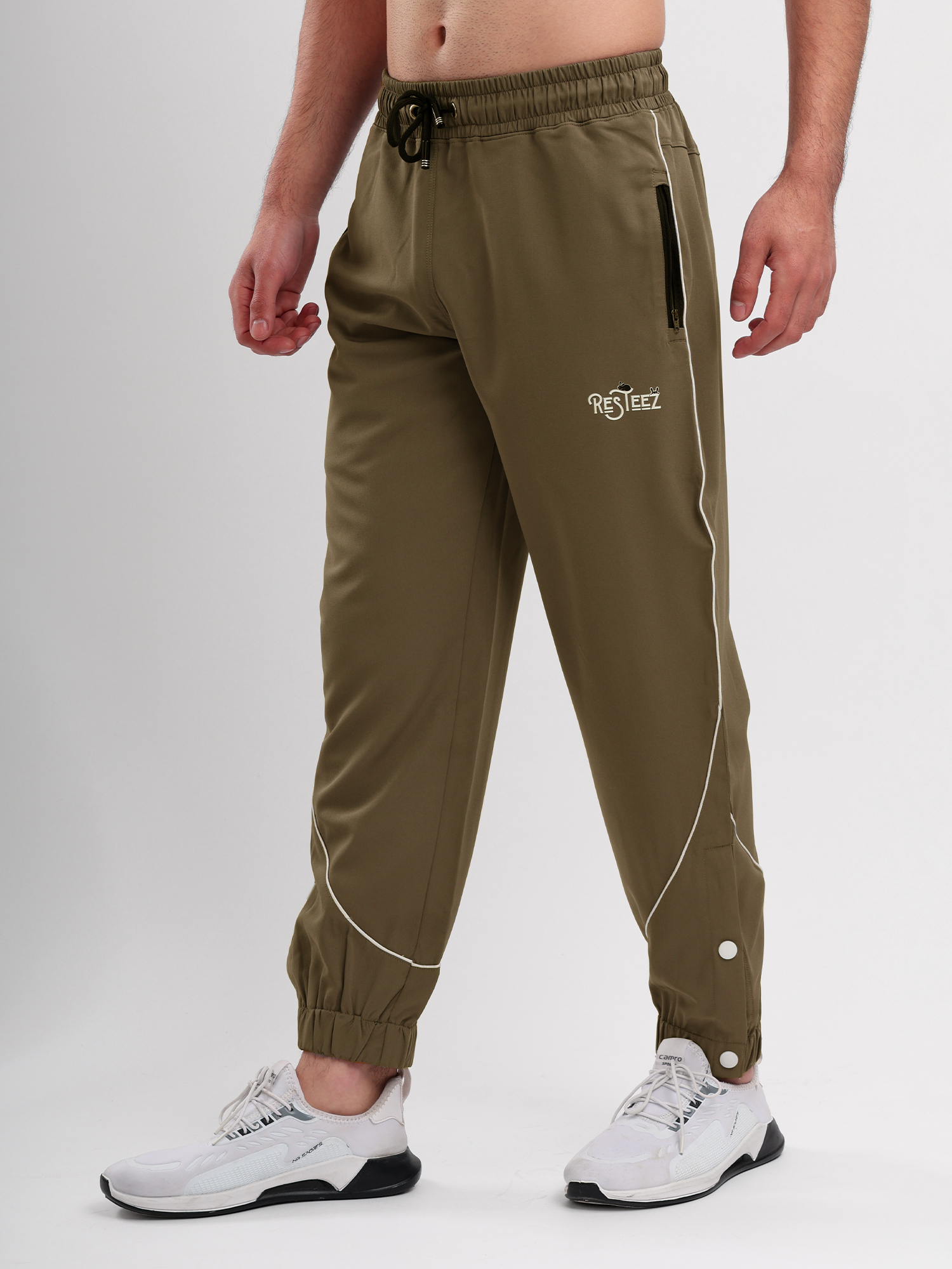 Men Active Jogger Track Pant with Reflective Piping Elastic Cuff and Zip Pockets