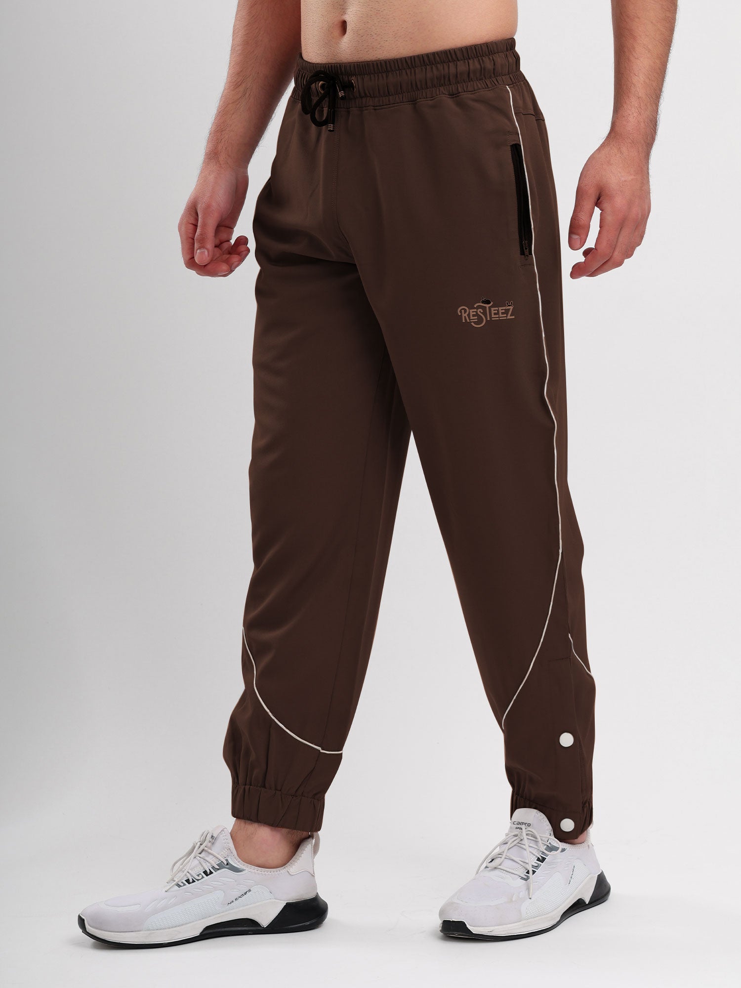 Men Active Jogger Track Pant with Reflective Piping Elastic Cuff and Zip Pockets