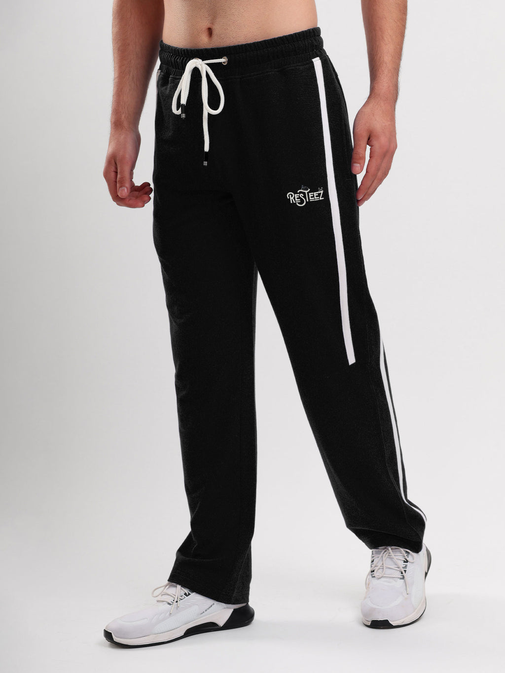 Men Regular Fit Sports Track Pant with Contrast Side Stripe and Drawstring Waist
