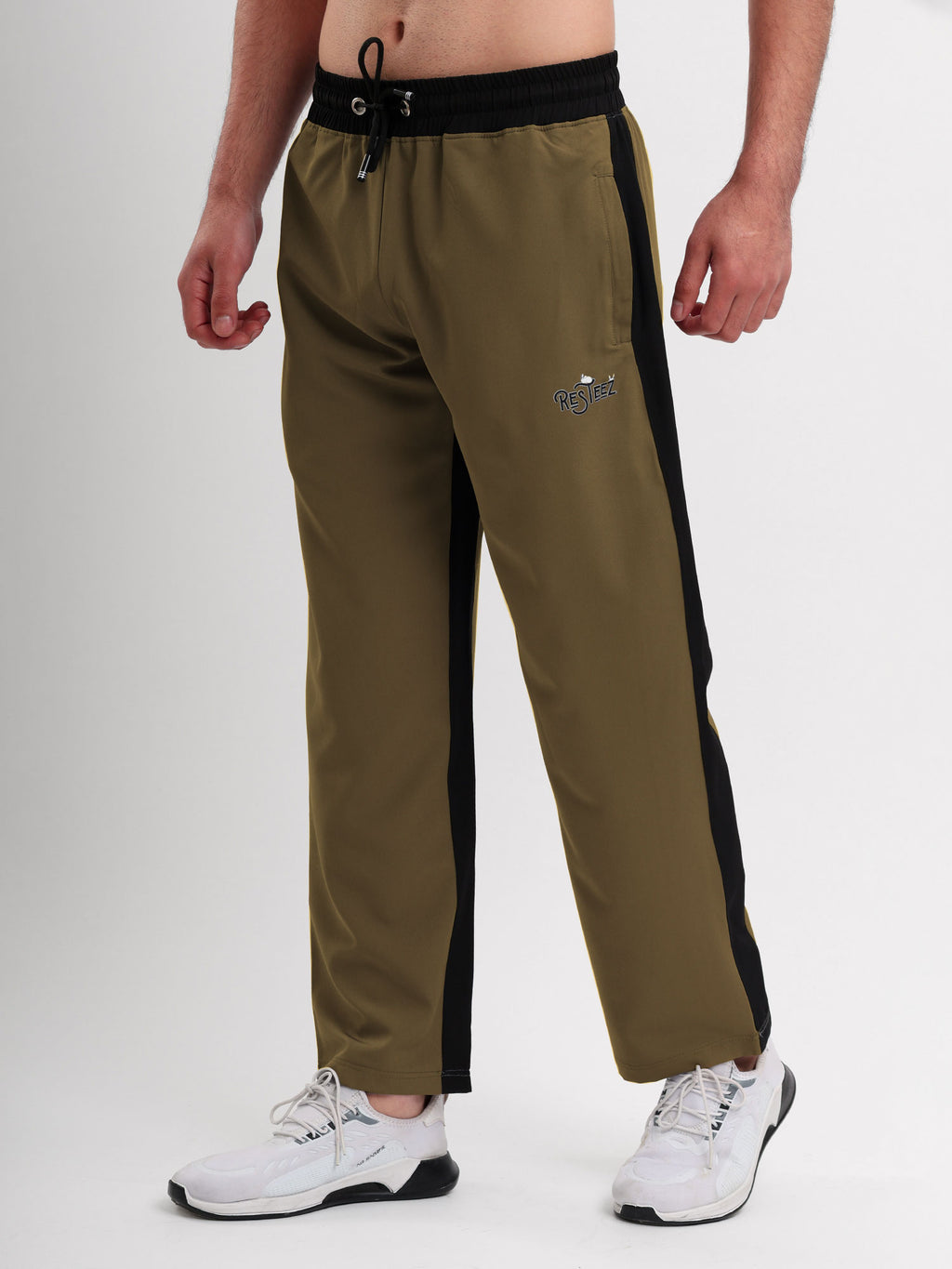 Men Regular Fit Track Pant with Contrast Side Panels and Elastic Waist