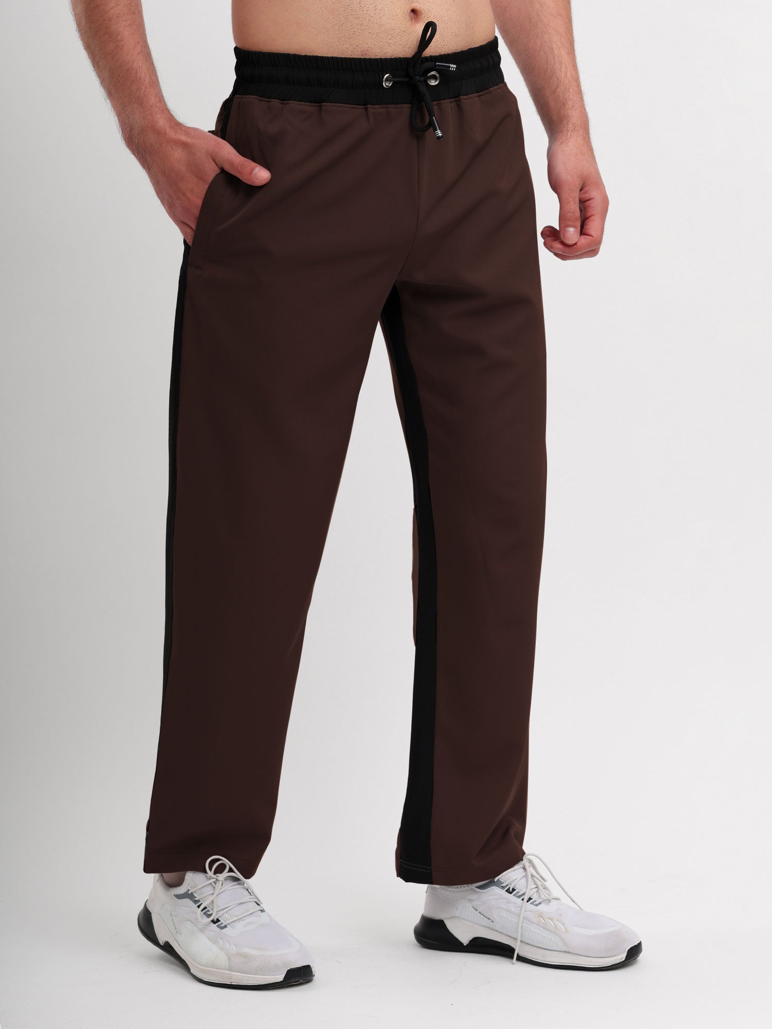 Men Regular Fit Track Pant with Contrast Side Panels and Elastic Waist