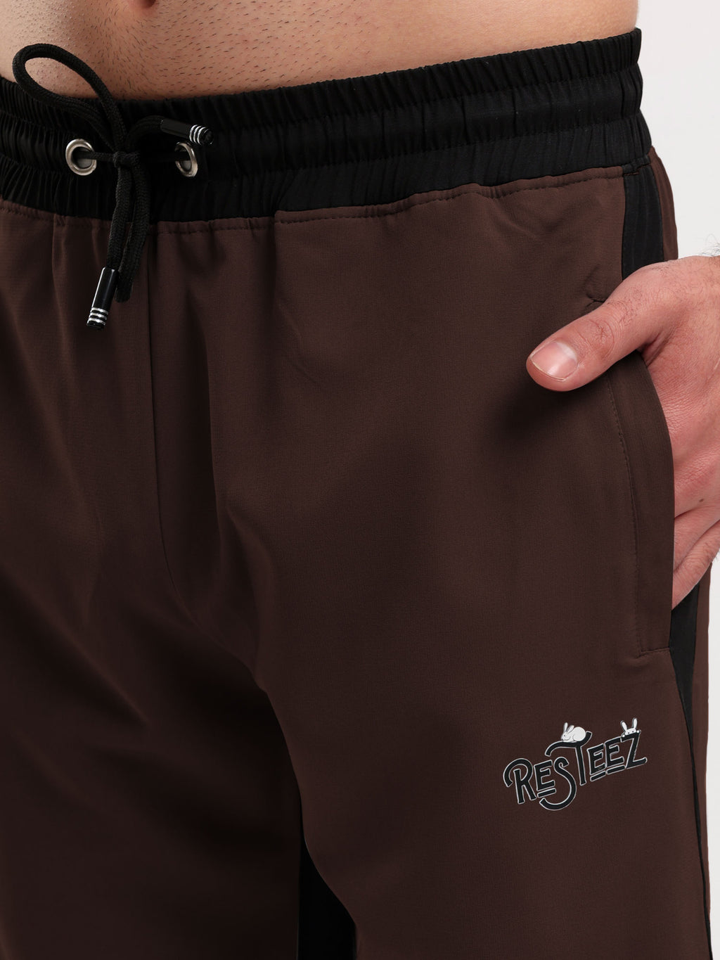 Men Regular Fit Track Pant with Contrast Side Panels and Elastic Waist