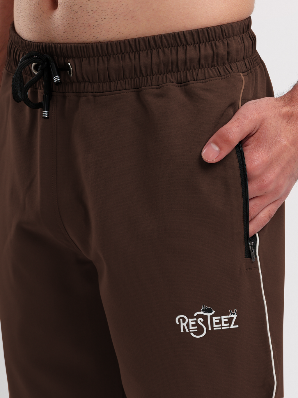 Men Active Jogger Track Pant with Reflective Piping Elastic Cuff and Zip Pockets