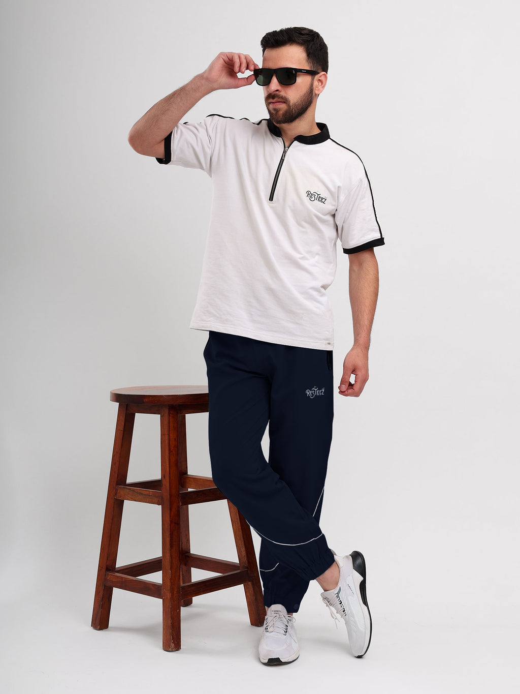 Men Active Jogger Track Pant with Reflective Piping Elastic Cuff and Zip Pockets