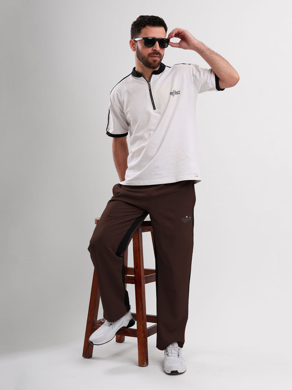 Men Regular Fit Track Pant with Contrast Side Panels and Elastic Waist