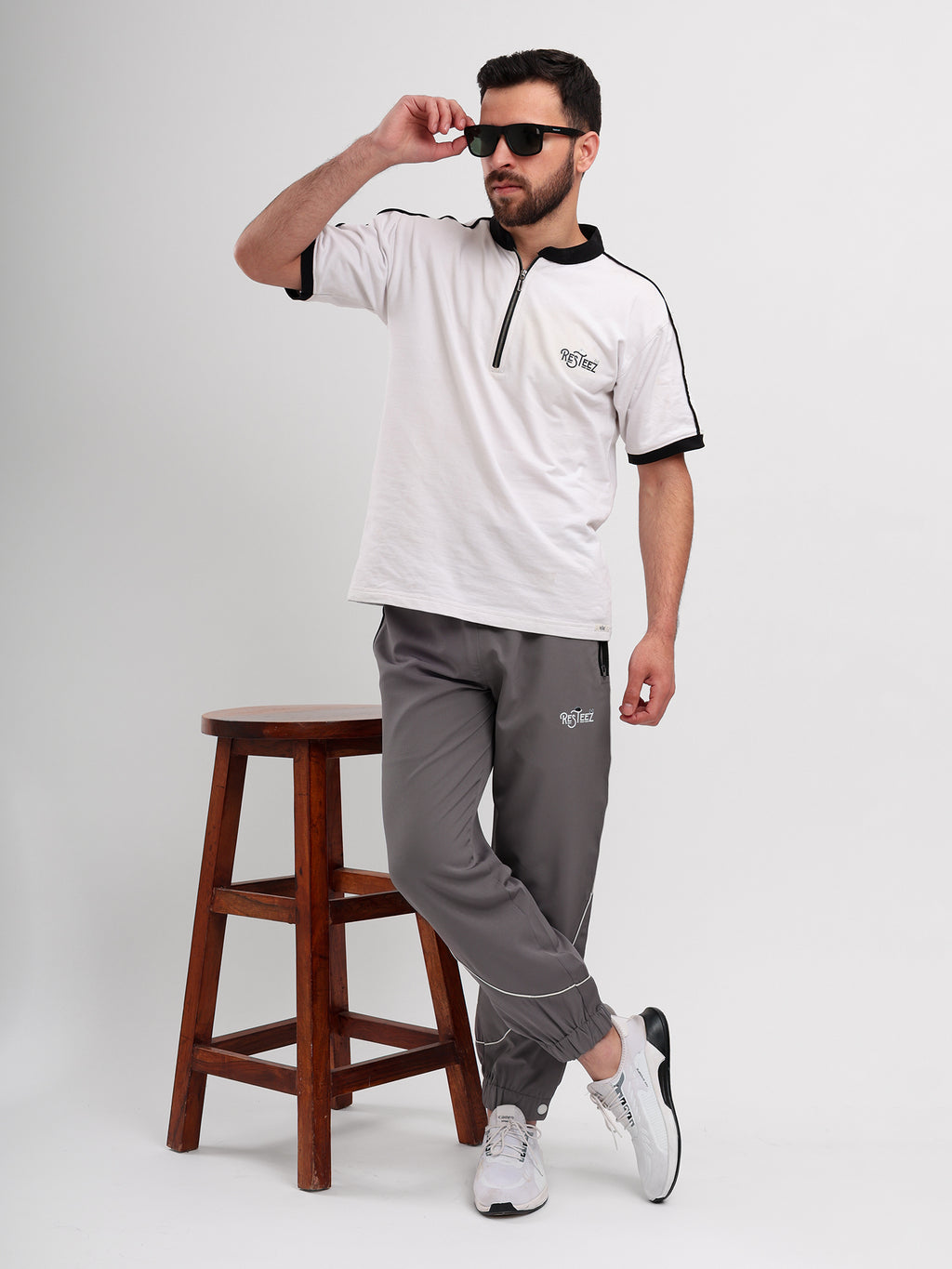 Men Active Jogger Track Pant with Reflective Piping Elastic Cuff and Zip Pockets