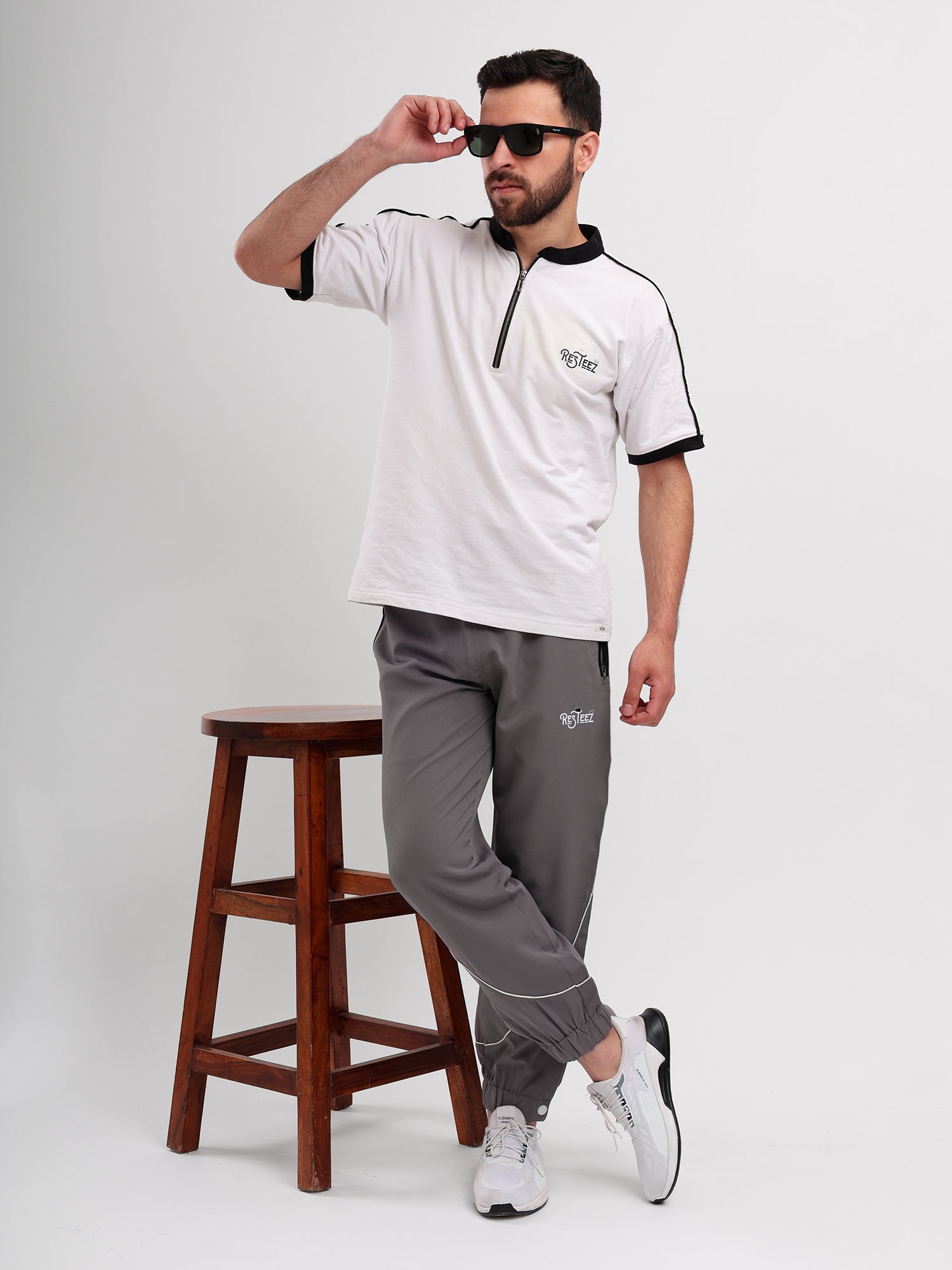 Men Active Jogger Track Pant with Reflective Piping Elastic Cuff and Zip Pockets