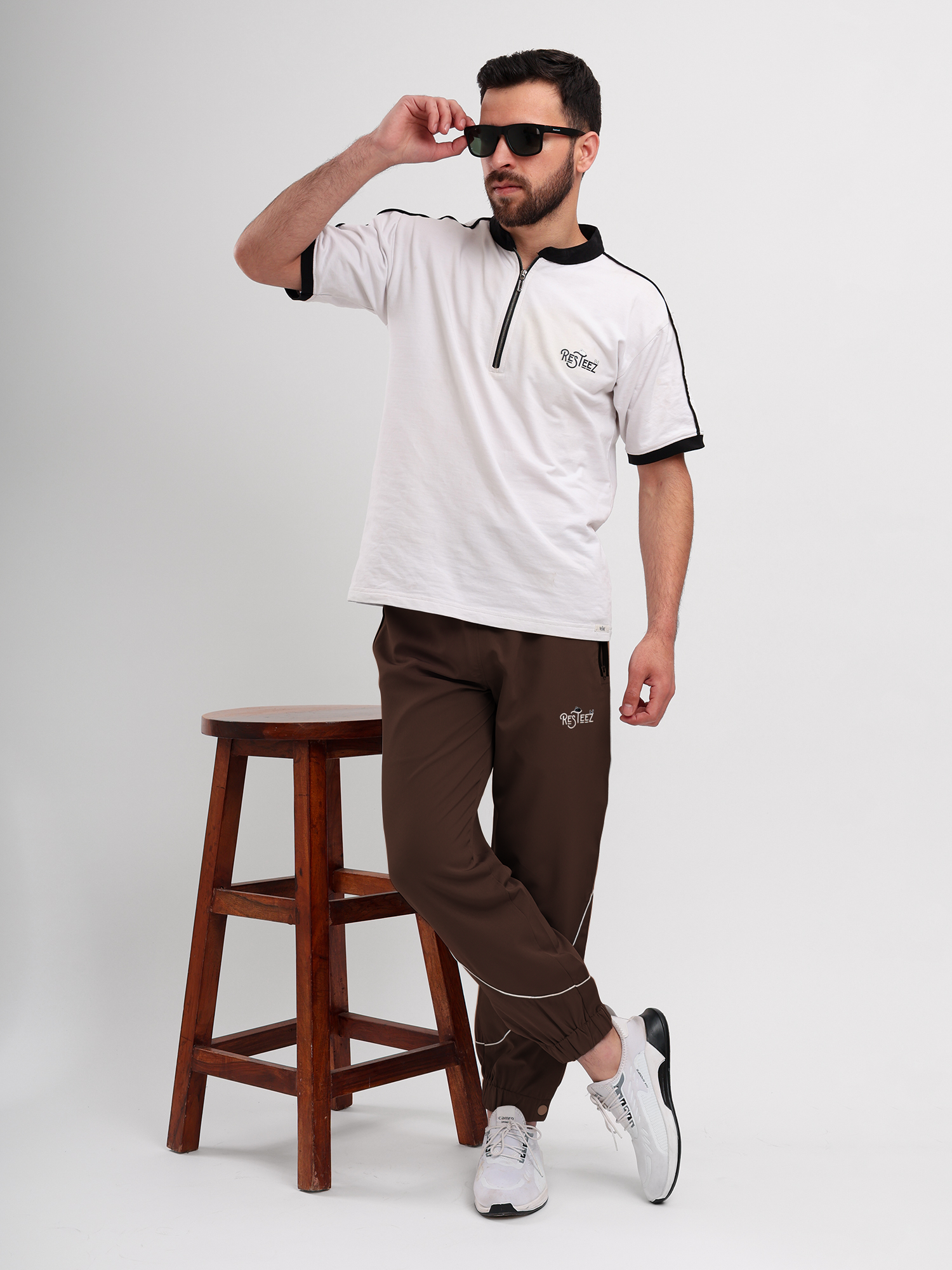 Men Active Jogger Track Pant with Reflective Piping Elastic Cuff and Zip Pockets