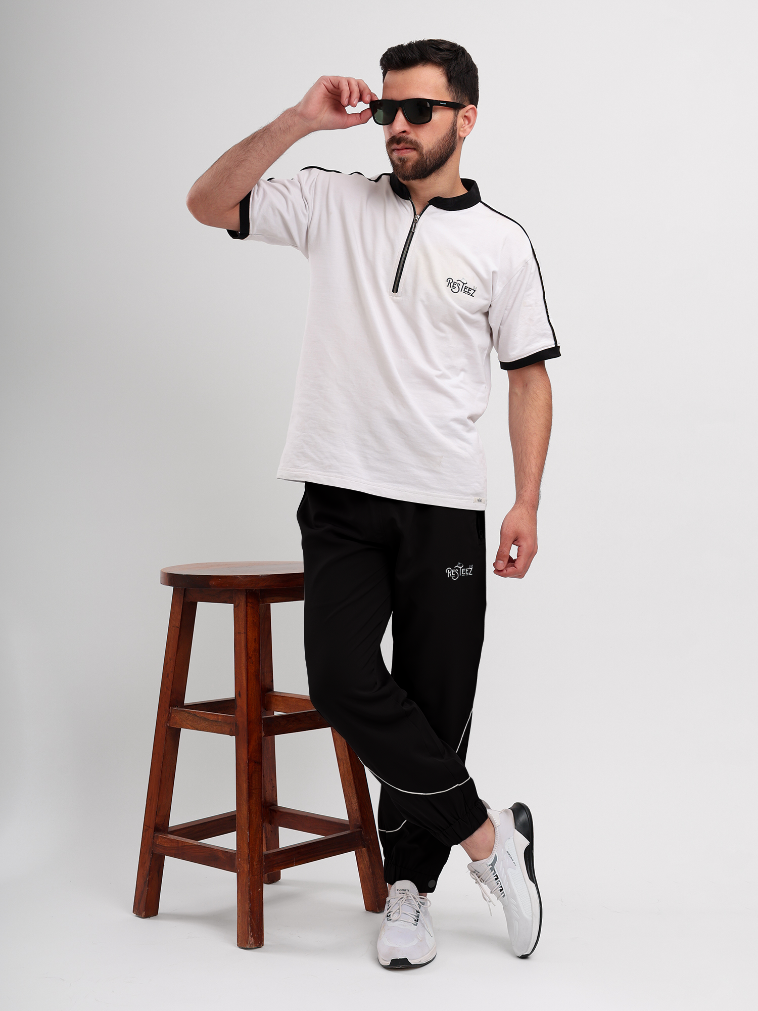 Men Active Jogger Track Pant with Reflective Piping Elastic Cuff and Zip Pockets