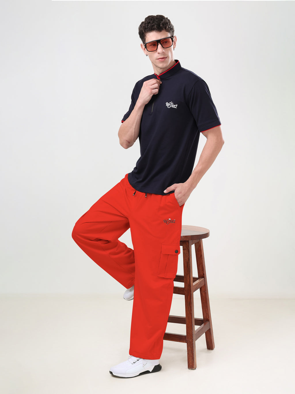 Men's Relaxed Fit Cargo Track Pants with Utility Pockets & Adjustable Drawstring