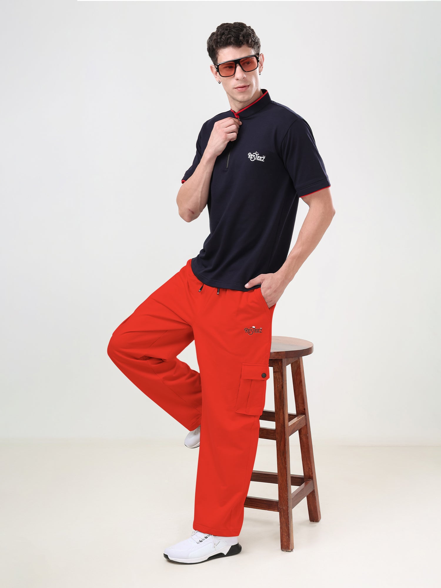 Men's Relaxed Fit Cargo Track Pants with Utility Pockets & Adjustable Drawstring